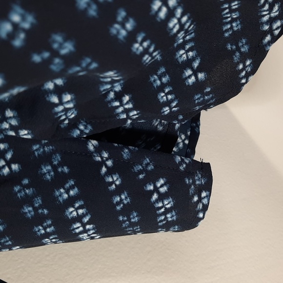 NWT SLIM FACTOR INDIGO/ WHITE SHIBORI STRIPE PRINT BLOUSE SZ L. - Picture 11 of 13